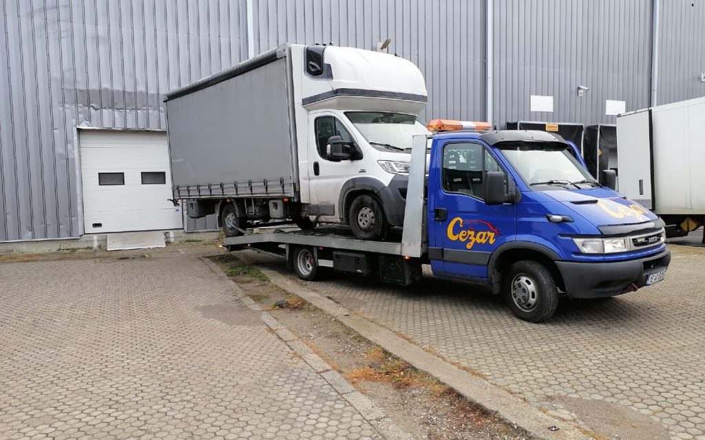 Platformă Tractări Roman Neamț 